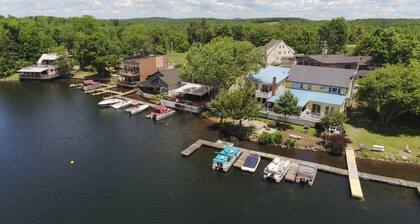 1913 LOVE SHACK Bethel Woods 2 miles away Large Juke Box 6 BREWERIES Near By