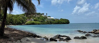 Martinique! Beautiful, fully renovated studio with sea view