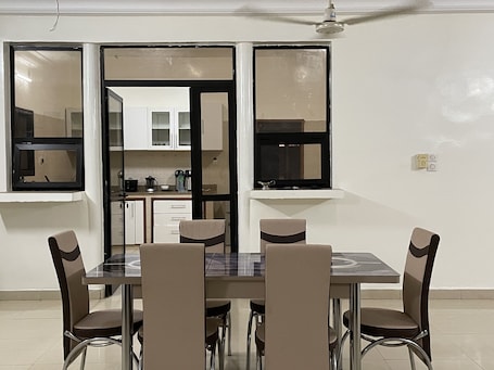Dining. Sérénité double room