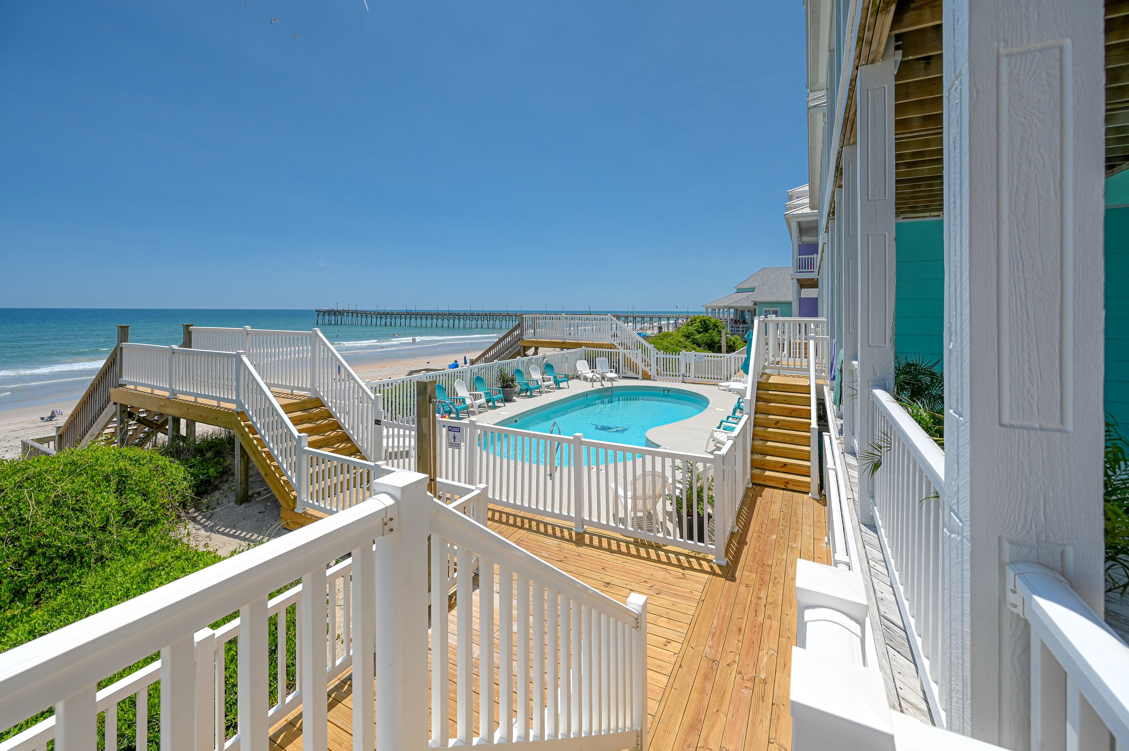 Alberca al aire libre y alberca climatizada