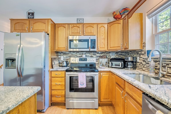 冰箱、微波炉、烤箱、炉灶