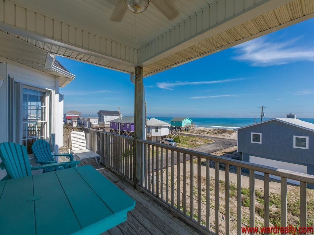 For All SeaSons - 7 Bedroom Home on a Quiet Street - Dog Friendly!