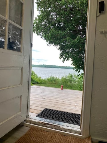 Lake View Family Hideaway 1 Bedroom, sleep 2