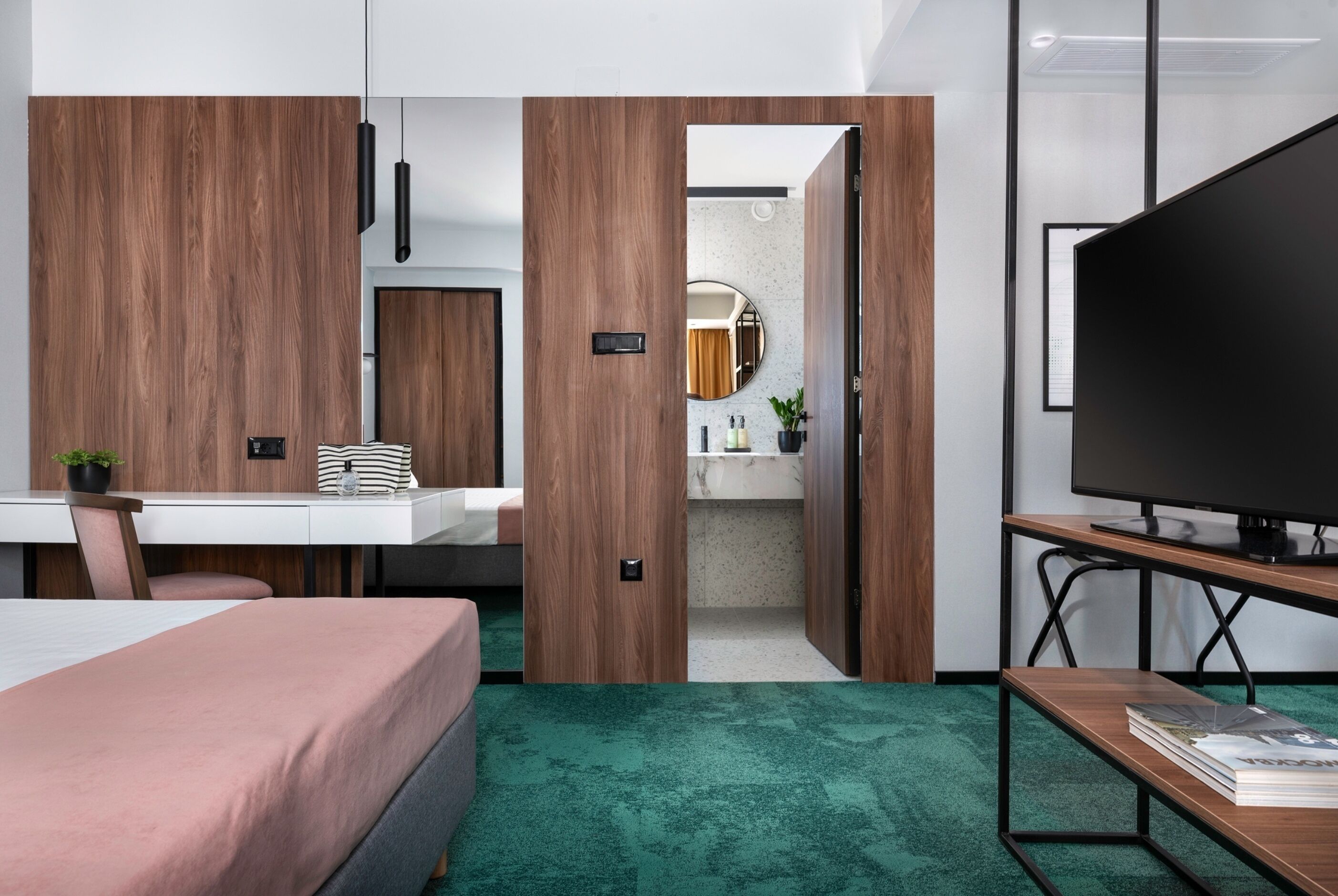 小型套房, 1 间卧室 | 迷你吧、客房内保险箱、办公桌、笔记本电脑工作区