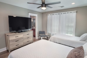 3 bedrooms, laptop workspace, iron/ironing board, bed sheets