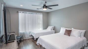 3 bedrooms, laptop workspace, iron/ironing board, bed sheets