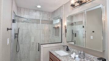 House (3 Bedrooms) | Bathroom | Towels
