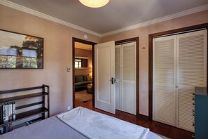 3 chambres, bureau, fer et planche à repasser, Wi-Fi