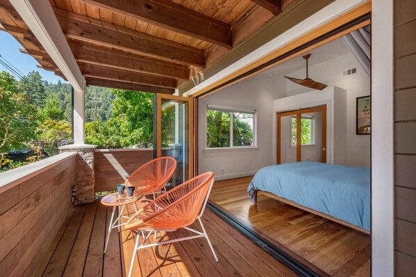 3 habitaciones, escritorio, tabla de planchar con plancha y wifi 