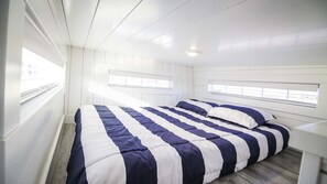 1 bedroom, WiFi - Amazing Tiny home with private BBQ and deck. (Apple Valley)