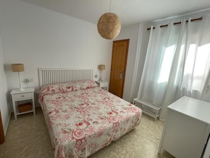 2 camere, ferro/asse da stiro, Wi-Fi gratuito, lenzuola