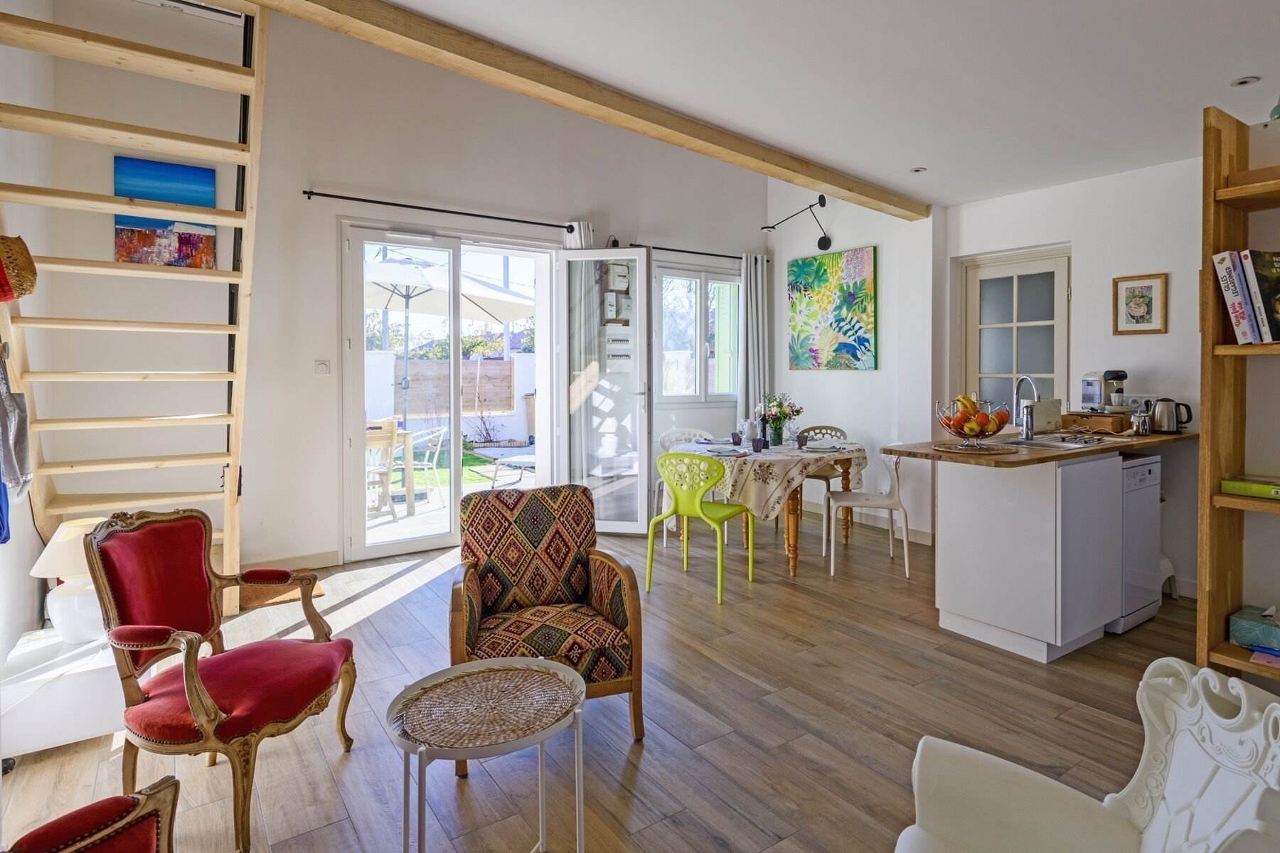 Lounge and dining room