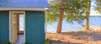 Woodfire Lake Cabin, Sky Lake Retreat. Sleep 2 People