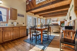 Dining - The Lake House - Hot tub with Lake view! (Rockbridge)