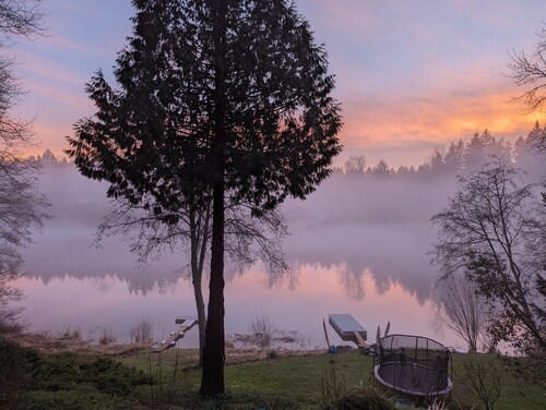 A lakefront retreat with hot tub