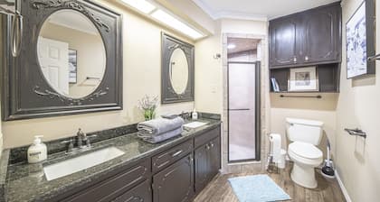 Right At Home-Midland Hot Tub