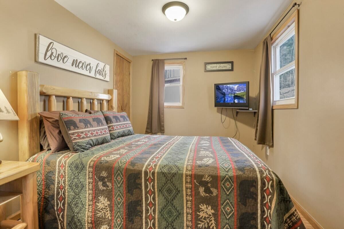 1 bedroom, free WiFi, bed sheets