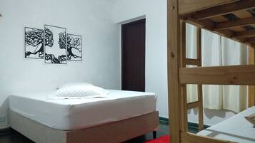 4 quartos, espaço de trabalho para notebook, Wi-Fi de cortesia