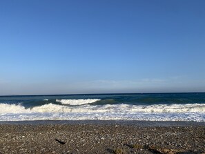 Beach nearby - Pleasant modern studio with swimming pool, 8 minutes from the sea on foot (Antibes)