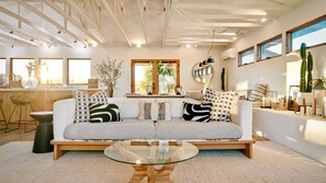 Smart TV, fireplace, ping pong, books - Stargazer Getaway 💫 Luxury Home w/ Pool on 5 Acres (Landers)