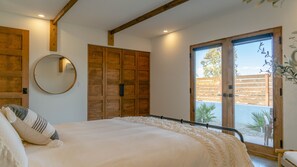 3 bedrooms, free WiFi, bed sheets, wheelchair access