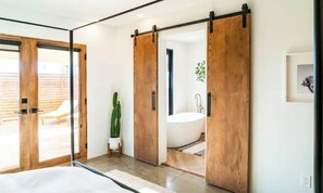 3 camere, una scrivania, Wi-Fi gratuito, lenzuola