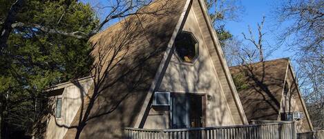 Chalet | 2 bedrooms, free WiFi, bed sheets