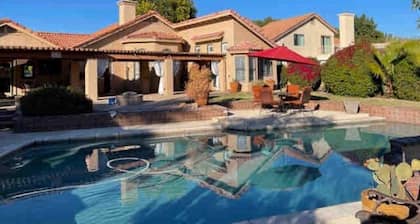 Waterfront, LuxuryVilla with Private Pool-