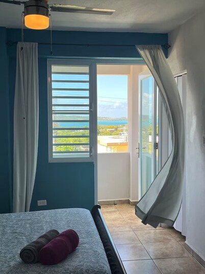 OceanView Villa 3 - Prime Location! Bay View, Pool & Relaxing Stay Near Boquerón