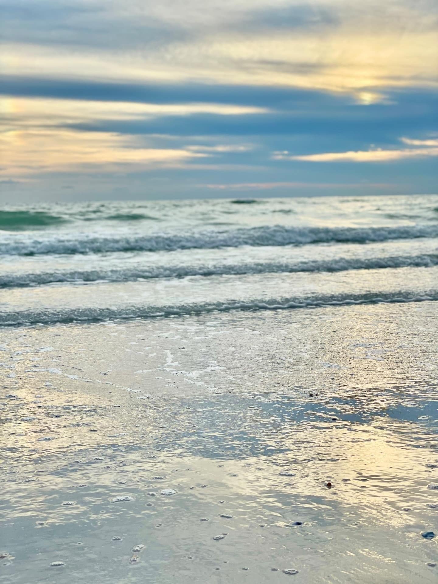 Beach nearby, sun loungers, beach towels
