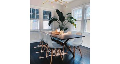 Chic Bungalow Located In The Heart Of Wichita