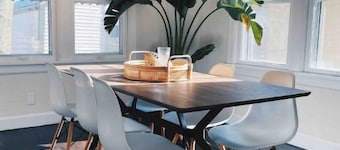 Chic Bungalow Located In The Heart Of Wichita
