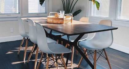 Chic Bungalow Located In The Heart Of Wichita