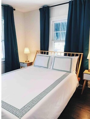 2 camere, materassi in memory foam, una scrivania, tende oscuranti