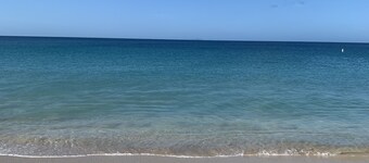 10%Discount week!!! Apt. with electricity, water, A/C, WIFI near Crashboat Beach
