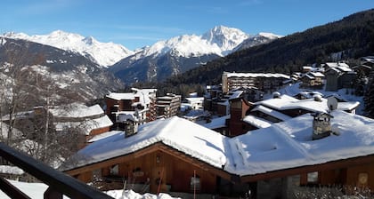 Apartment La Tania Courchevel 4 to 6 people<br> at the foot of the slopes,