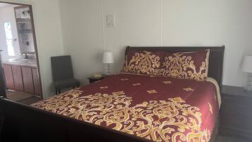 3 bedrooms, iron/ironing board, travel crib, free WiFi