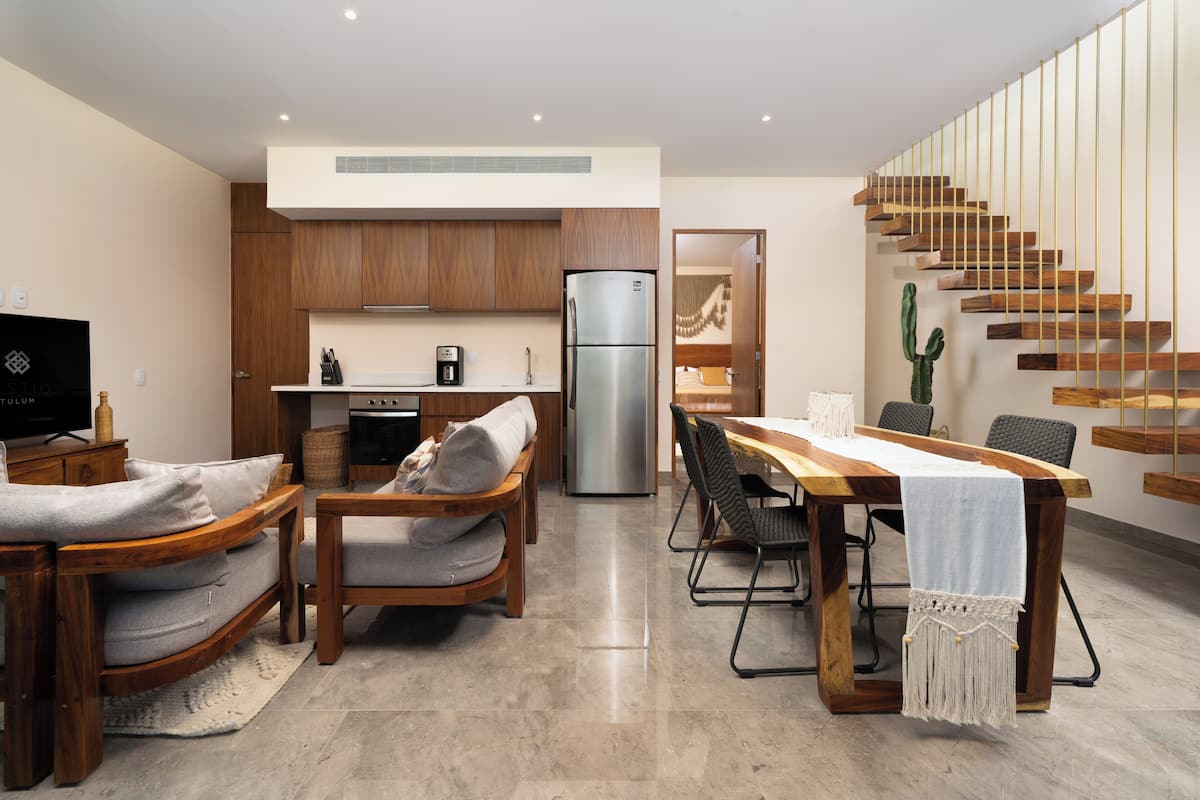 Departamento panorámico | Área de sala de estar | Televisión LED