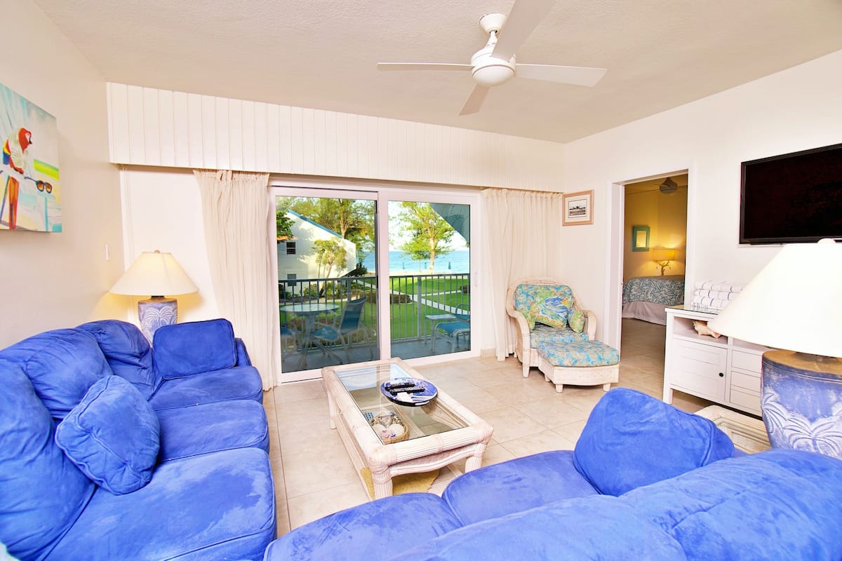 Villa, 2 Bedrooms, Ocean View (Villa #62) | Living area | 40-inch flat-screen TV with cable channels, TV