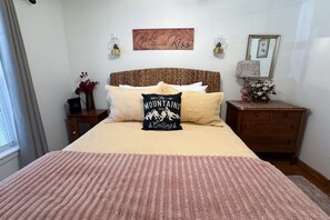 2 bedrooms, iron/ironing board, free WiFi, bed sheets