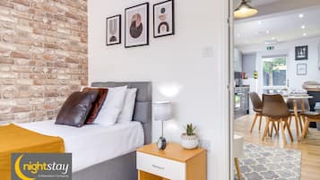 6 bedrooms, in-room safe, desk, iron/ironing board