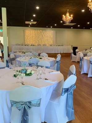 Indoor wedding - Nature Retreat on Mandalay (Nelly Bay)