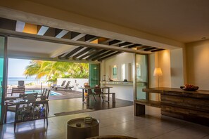 Bar (on property) - Beach house w/ private pool & sandy beach for 8 (San Miguel de Cozumel)