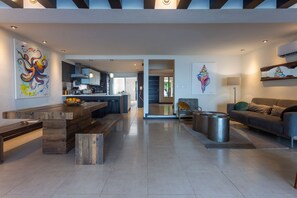 تلفزيون ذكي، كُتُب