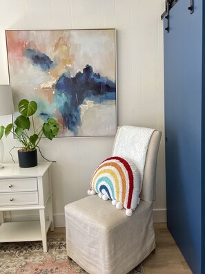 Smart TV, ping pong, books