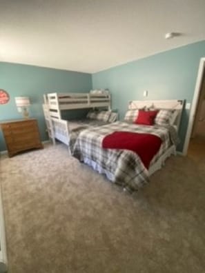 2 habitaciones, escritorio, wifi gratis y ropa de cama