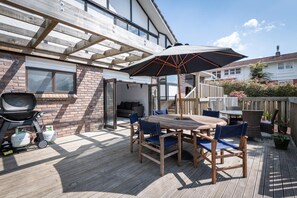 Outdoor dining - The Hiltons | Two Houses, One Site with Spa Pools (Rotorua)