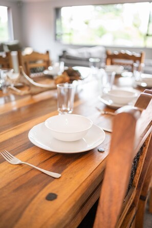 Dining - The Hiltons | Two Houses, One Site with Spa Pools (Rotorua)