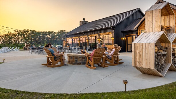 Restaurant - Sankoty Lakes (East Peoria)