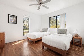 4 dormitorios, tabla de planchar con plancha, wifi gratis y ropa de cama